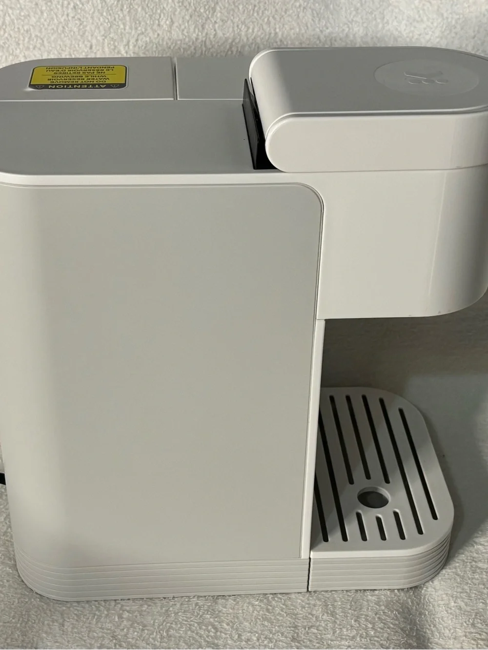 Keurig White Single-Serve Coffee Maker with Blue Indicator Lights